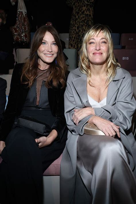 carla bruni nuda|Carla Brunis neueste Nacktaufnahmen